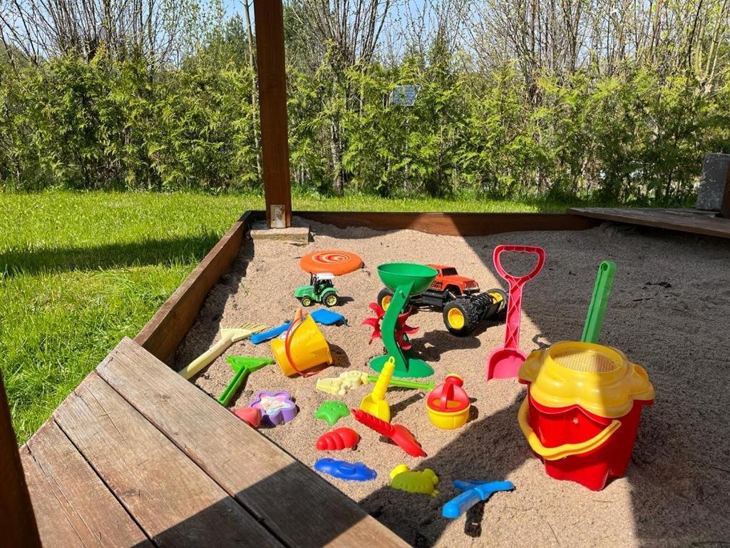 Domek Z Kominkiem Nad Jeziorem Z Jacuzzi Ogrodowym Sumowo  Eksteriør billede